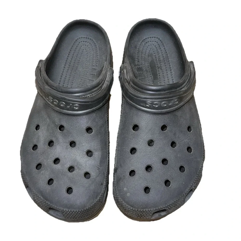 Crocs Clogs Black Unisex Men's 10 /‎ Women's 12 Classic Round Toe Shoes Slip On
